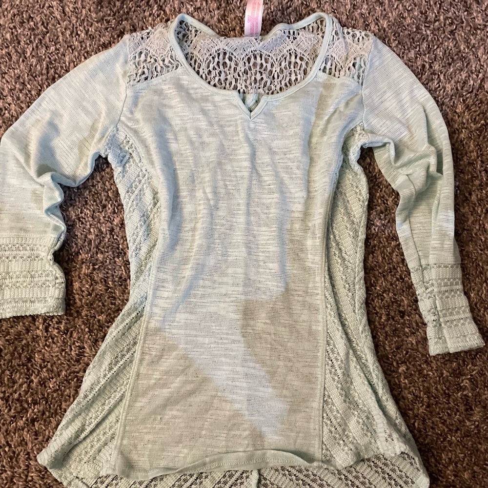 Size 7/8 Mint Green No Boundaries Shirt
